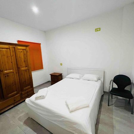 Habitacion Comoda Siviglia Esterno foto